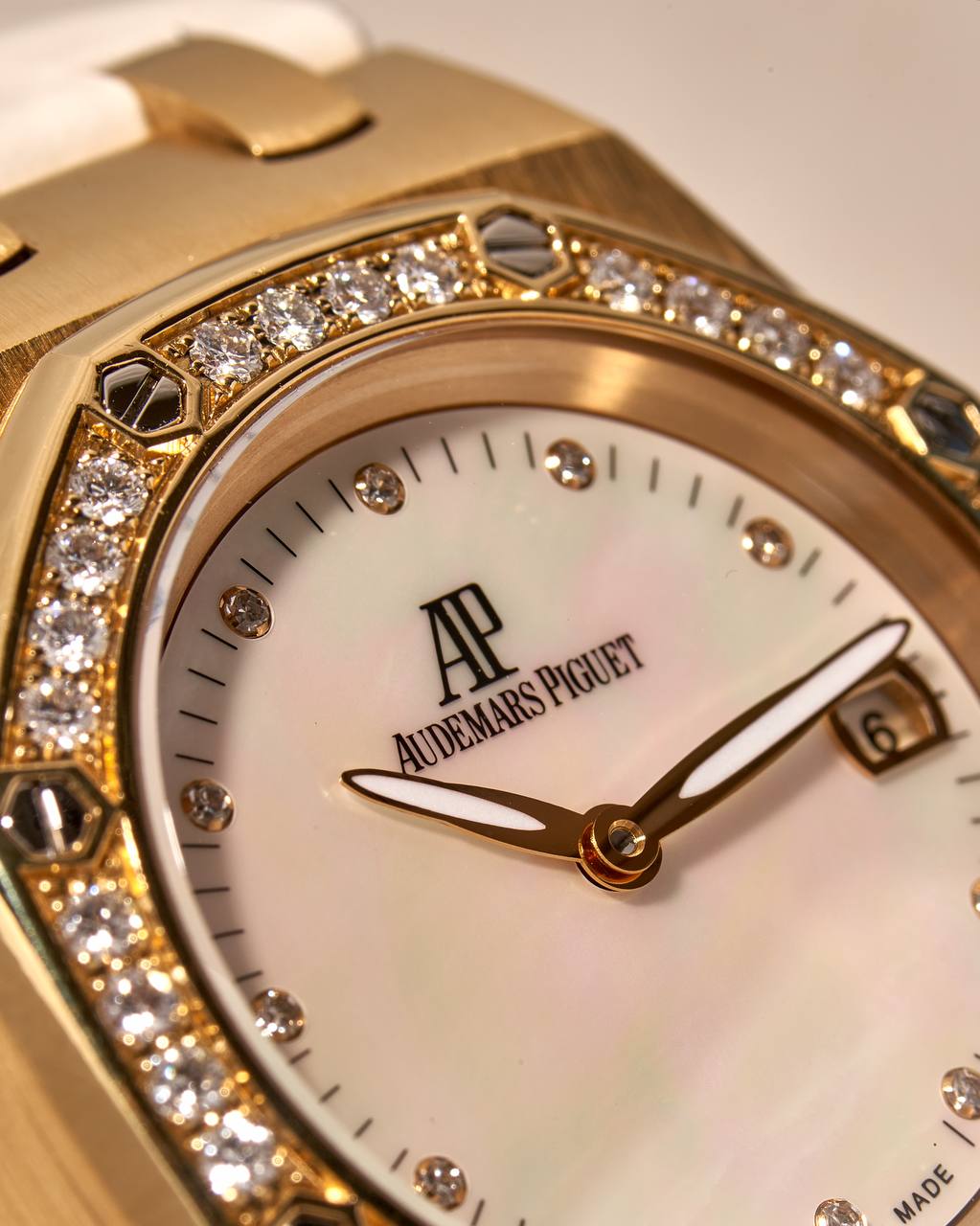 audemars-piguet-royal-oak-lady-factory-diamond-mop-67601